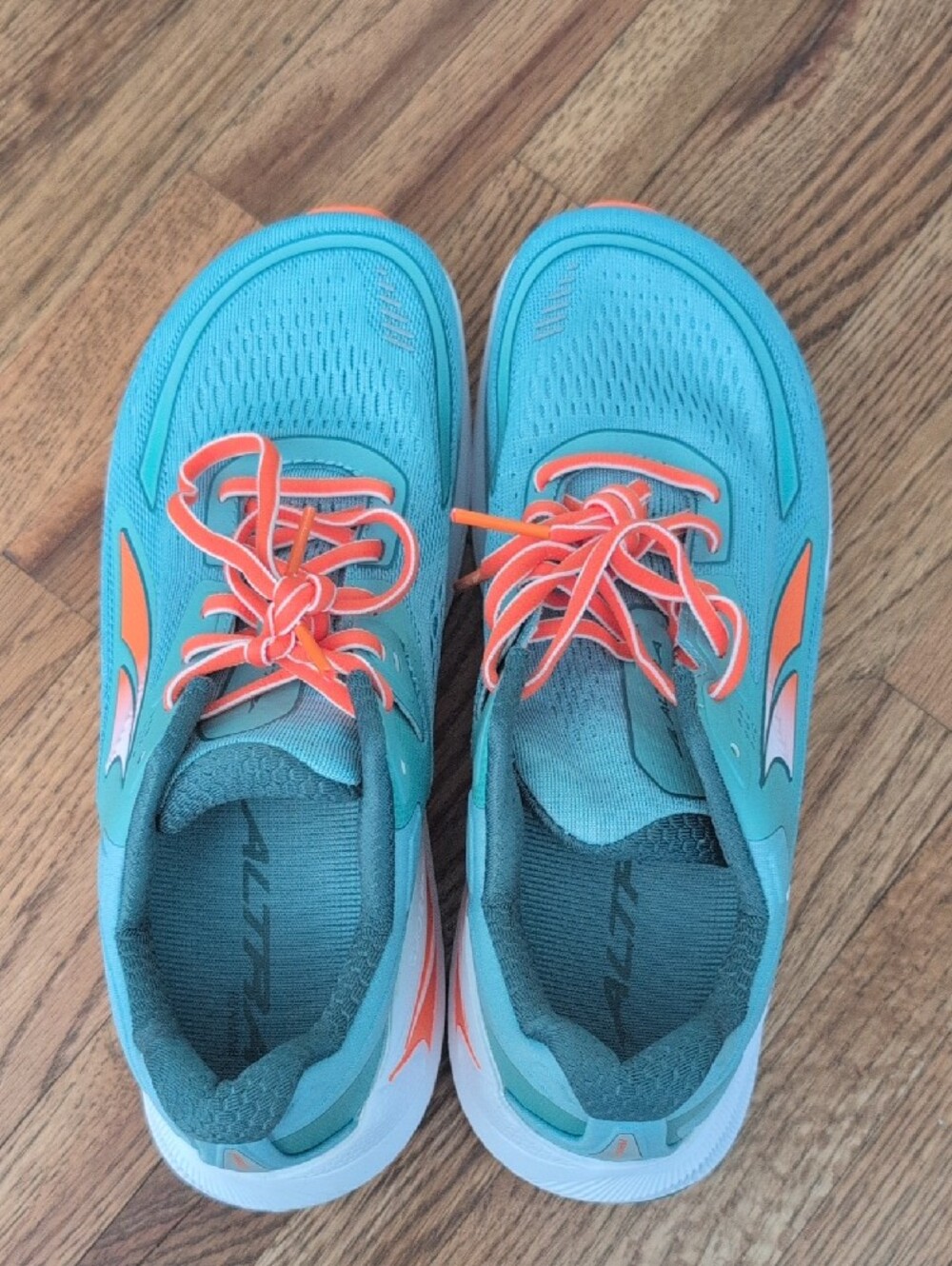 Altra Women's Teal Athletic Shoes with Orange Accents NWOT - Picture 3 of 5